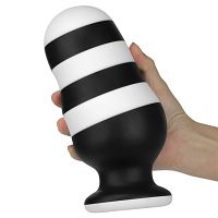 Duży silikonowy korek analny na mocnej przyssawce 8,2 cm - 79703586 - 8