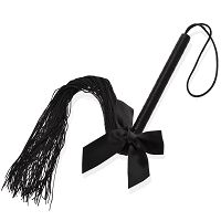 Lekki pejcz z satynową kokardą do delikatnej chłosty bdsm - 75935945 - 2