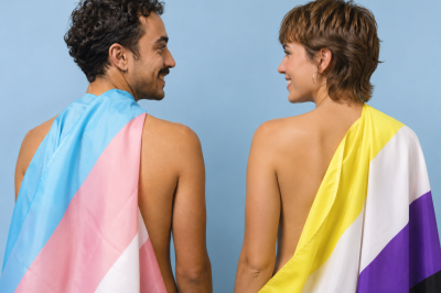 Przyjemność bez barier. Gadżety erotyczne dla osób trans i non-binary – jak wybierać z myślą o komforcie i przyjemności?